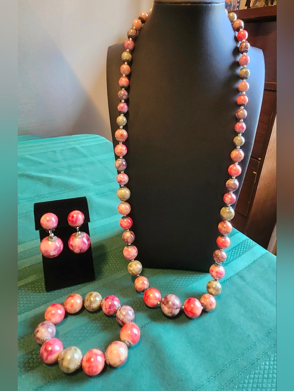 Vintage 1960s Pink Marbled Beaded Jewelry Set